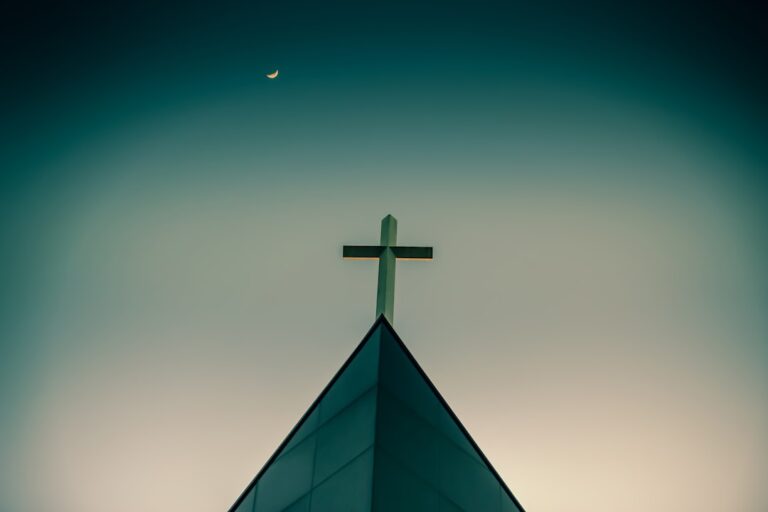 Siedem boleści Maryi: nabożeństwo, które uczy współczucia