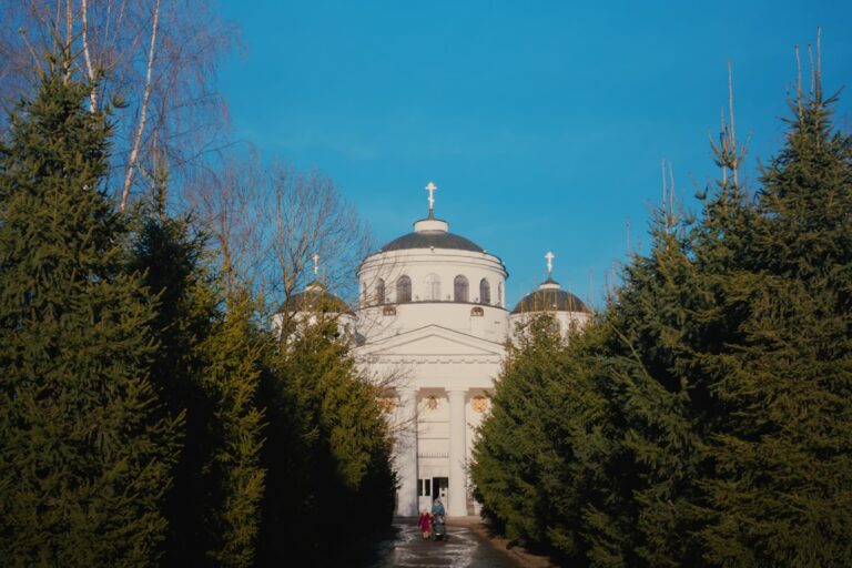 Czym są grzechy główne i jak z nimi walczyć na co dzień?